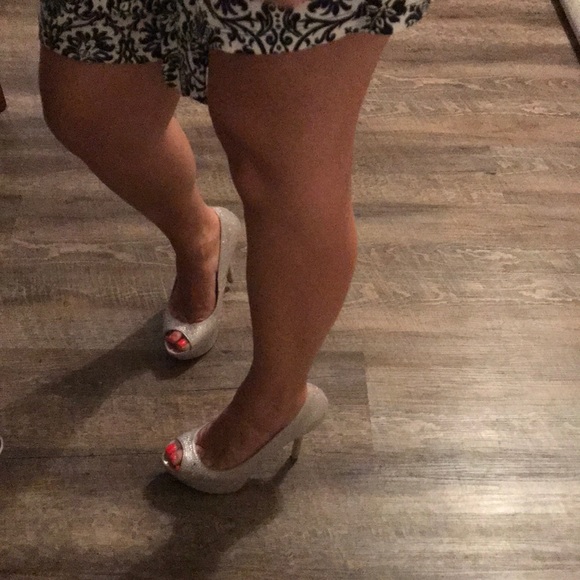 Steven Madden diamond platform pumps - Picture 7 of 8